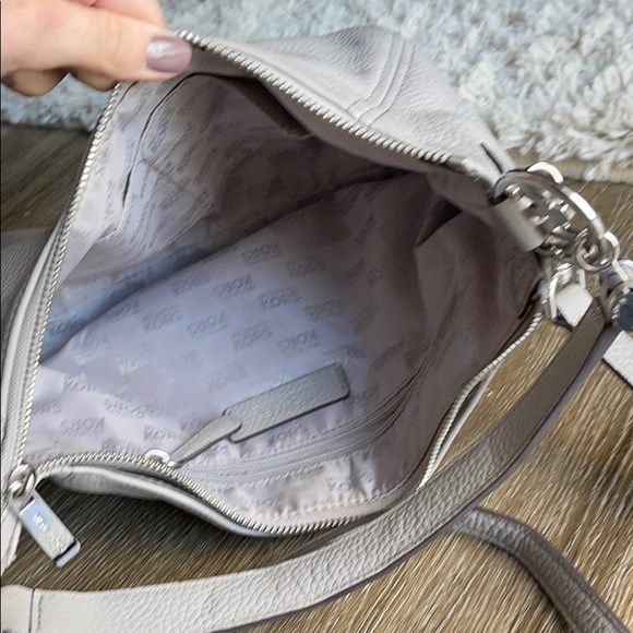 Grey Michael Kors cross body - Picture 10 of 12